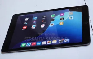 Photo - New Apple iPad 10.2 (2021) 64 GB Gray