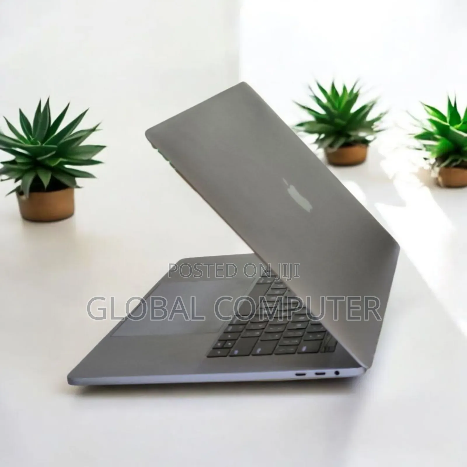 Laptop Apple MacBook Pro 2017 16GB Intel Core I7 SSD 512GB