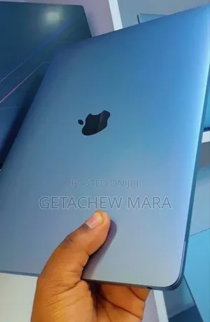 New Laptop Apple MacBook Air 2020 M1 8GB Intel Core I7 SSD 256GB