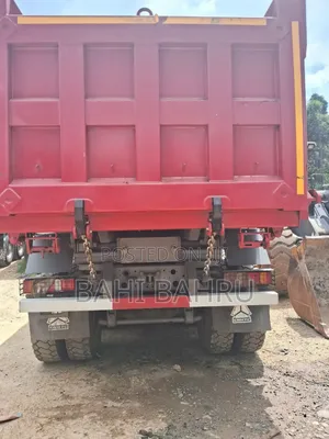 New Sinotruk Howo 2025 Red