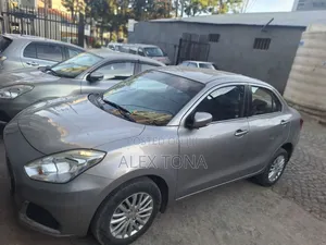 Photo - Suzuki Dzire 2022 Silver