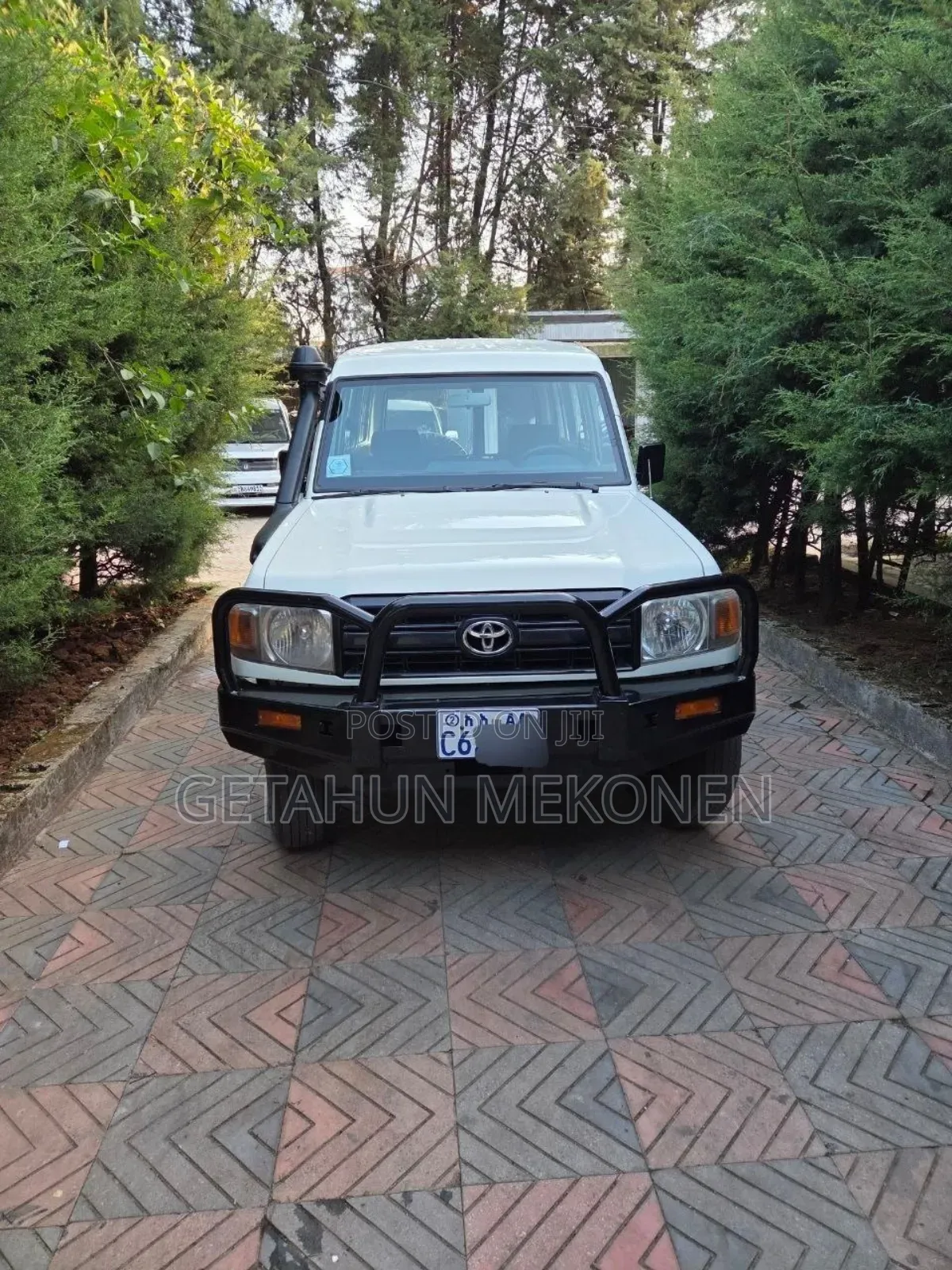 Toyota Land Cruiser 2016 White