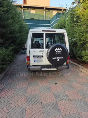 Toyota Land Cruiser 2016 White