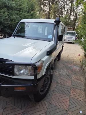 Toyota Land Cruiser 2016 White