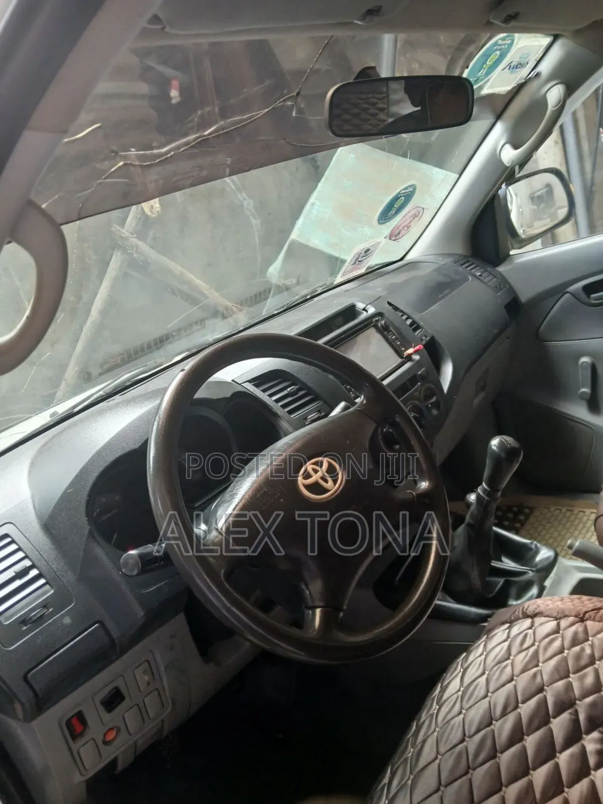 Toyota Hilux 2010 White