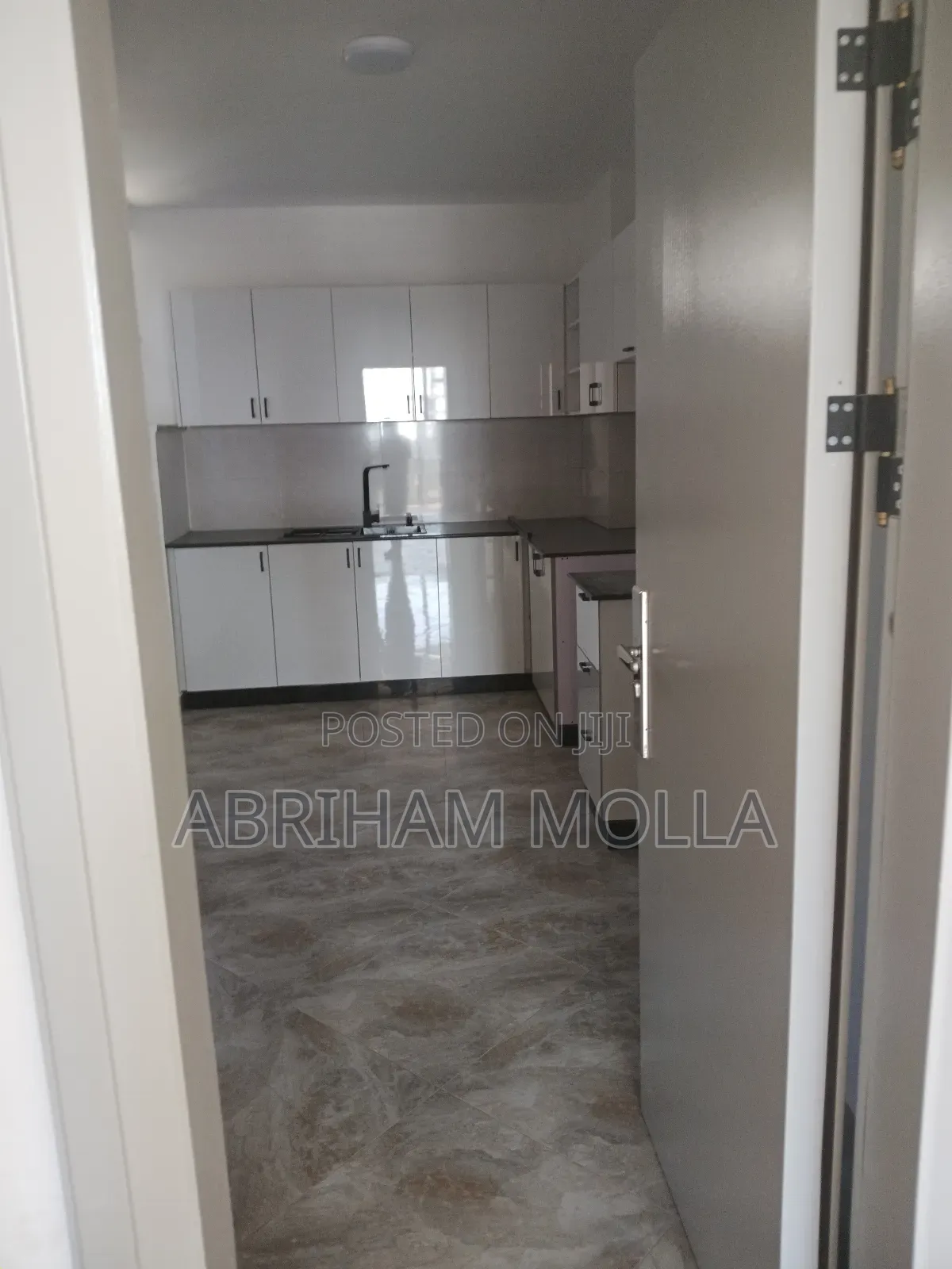 Furnished 3bdrm Apartment in Kirkos for sale