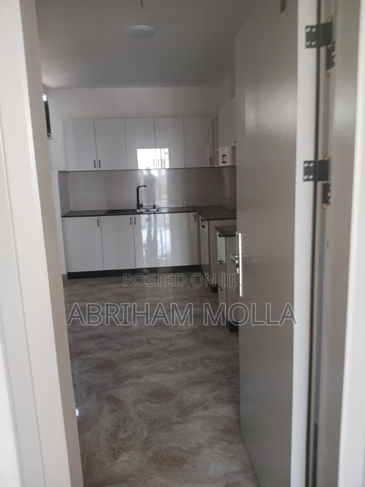 Furnished 3bdrm Apartment in Kirkos for sale