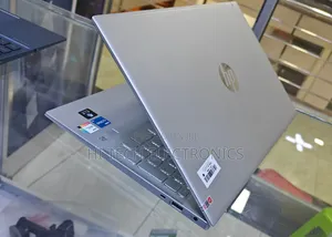 New Laptop HP Envy X360 15z 16GB Intel Core I7 SSD 512GB