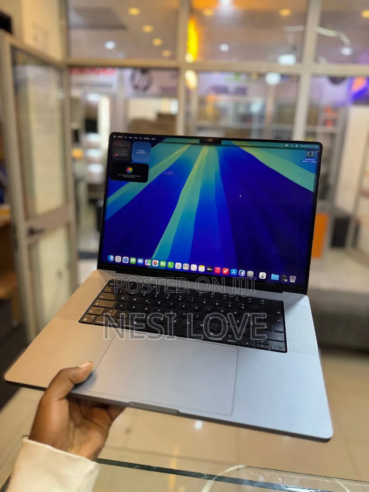 New Laptop Apple MacBook Pro M1 16GB SSD 512GB