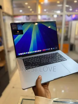 New Laptop Apple MacBook Pro M1 16GB SSD 512GB