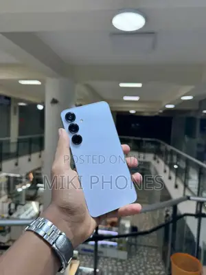 Photo - Samsung Galaxy S25 256 GB