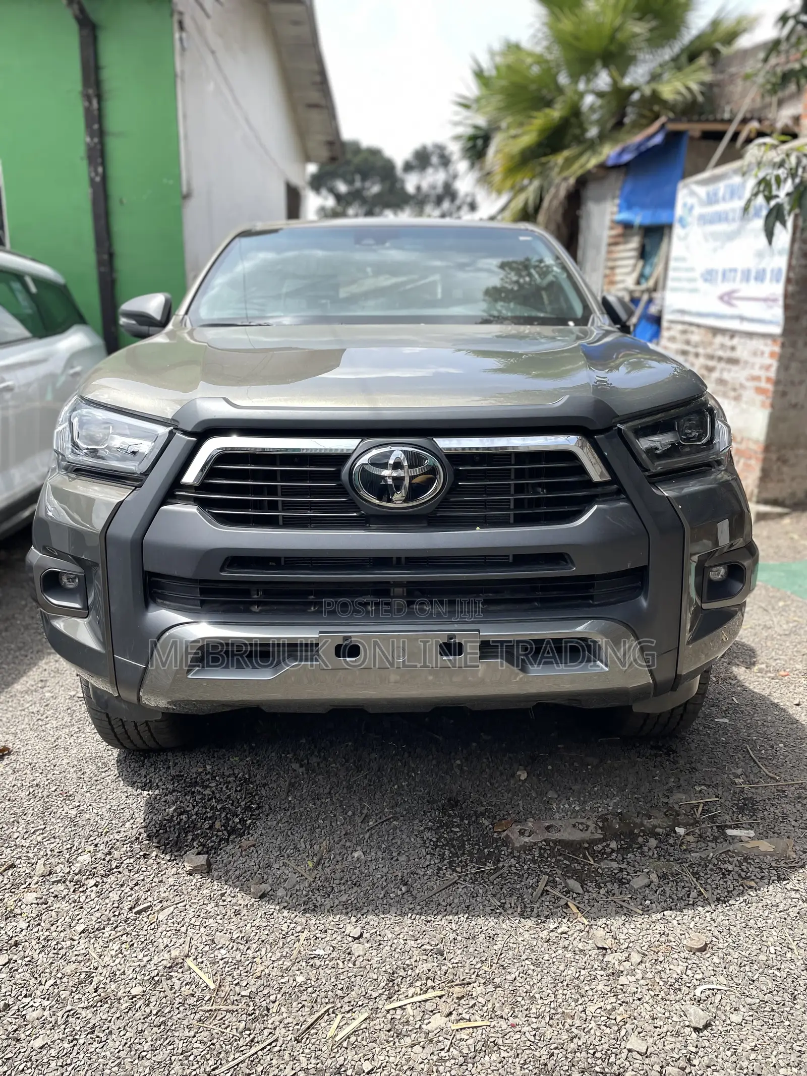 New Toyota Hilux 2025 Gray