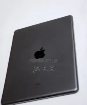 New Apple iPad 9.7 64 GB Black