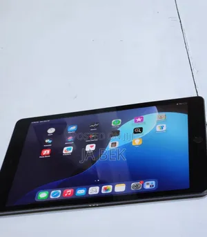 New Apple iPad 9.7 64 GB Black