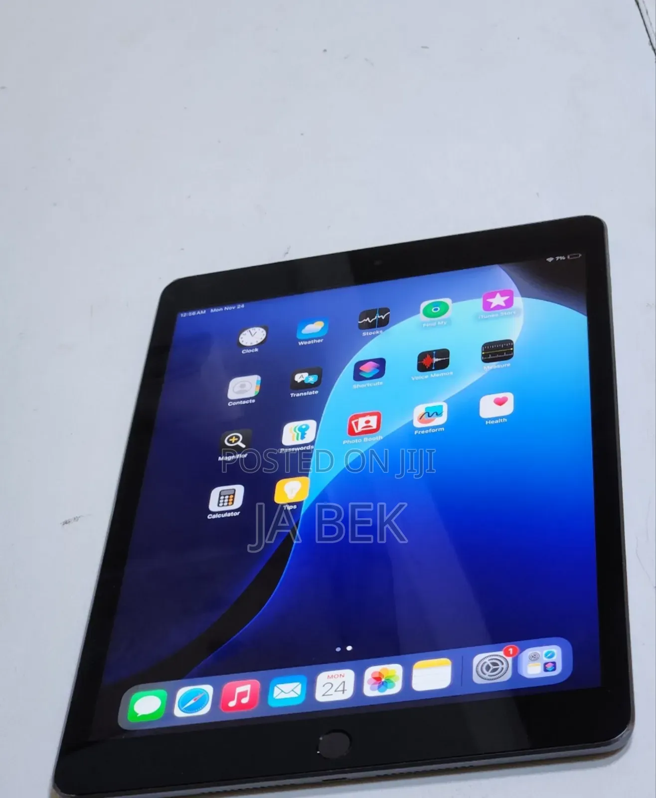 New Apple iPad 9.7 64 GB Black