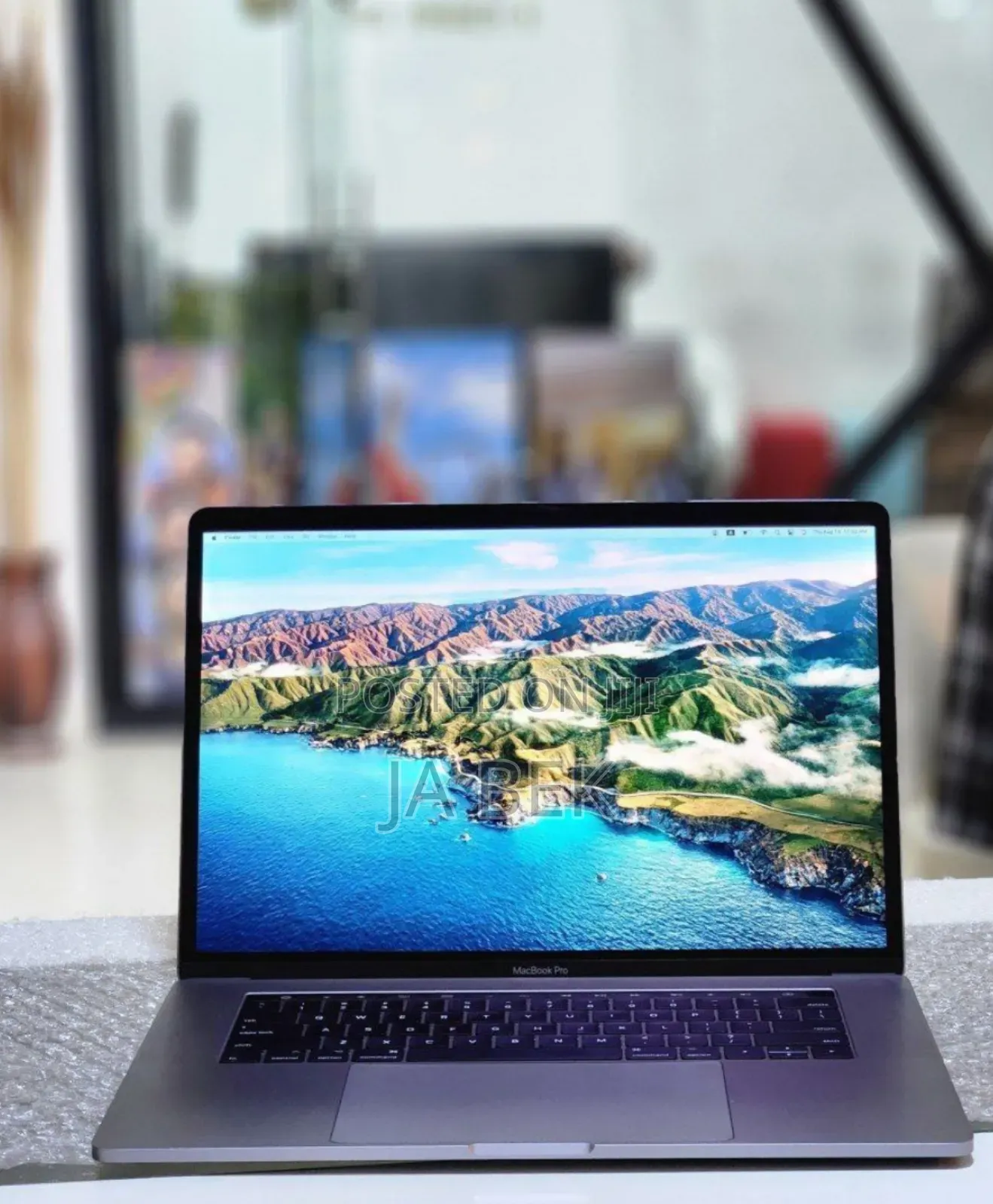 New Laptop Apple MacBook Pro 2017 16GB Intel Core I7 SSD 512GB