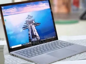 New Laptop Microsoft Surface 8GB Intel Core i5 SSD 512GB