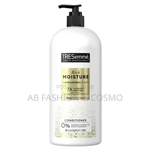 Photo - Tresemmé Moisture Rich Conditioner