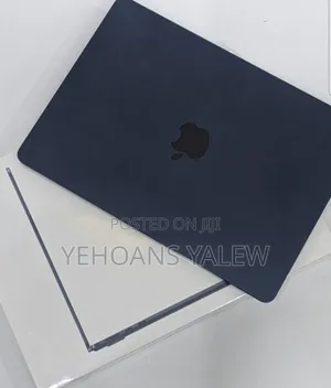 New Laptop Apple MacBook Air 2022 M2 8GB Apple M2 SSD 512GB