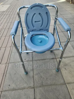 Photo - Commode Chair鳵你brand New Toilet Chair痲我commode Chair短短commode Chair
