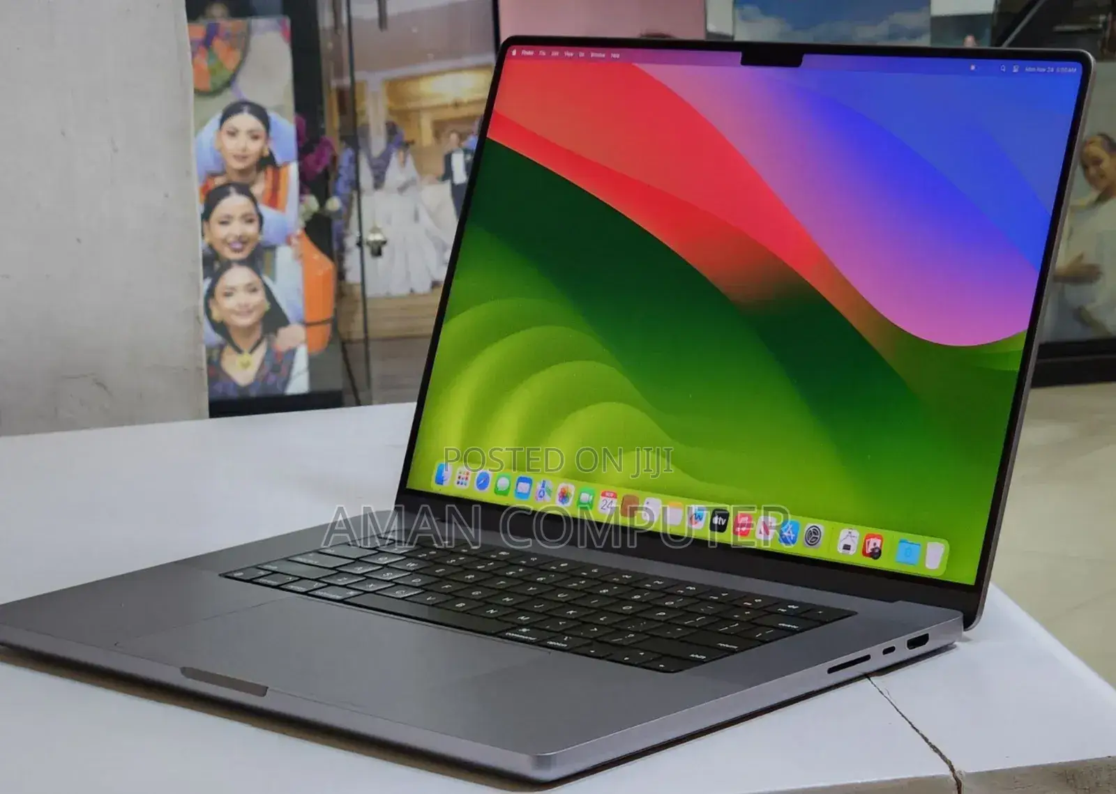 New Apple MacBook Pro Max 2023 M2 14-Inch 32GB Apple M1 SSD 512GB