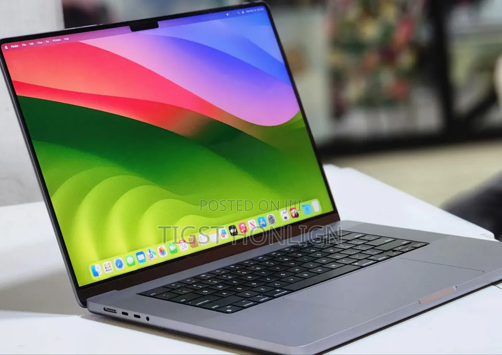 New Laptop Apple MacBook 32GB Apple M1 Max SSD 512GB