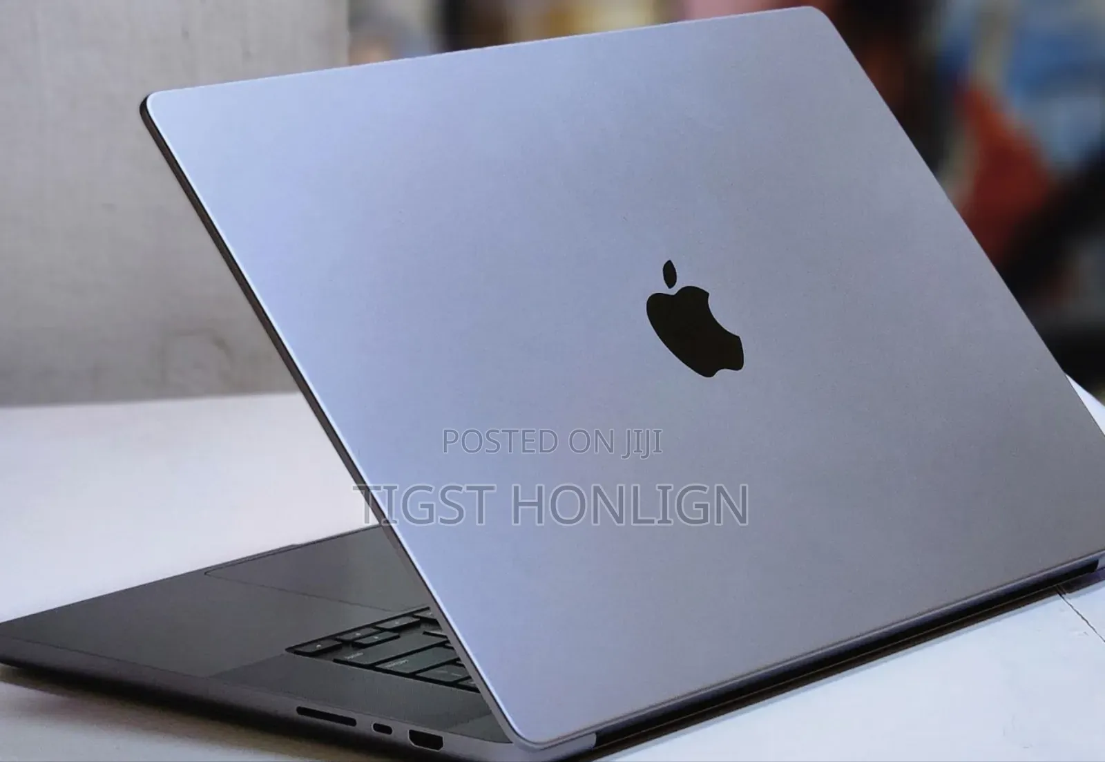 New Laptop Apple MacBook 32GB Apple M1 Max SSD 512GB