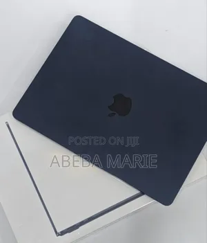 New Laptop Apple MacBook Air 2022 M2 8GB Apple M2 SSD 512GB