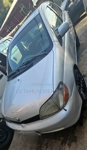 Photo - Toyota Platz 2001 Silver