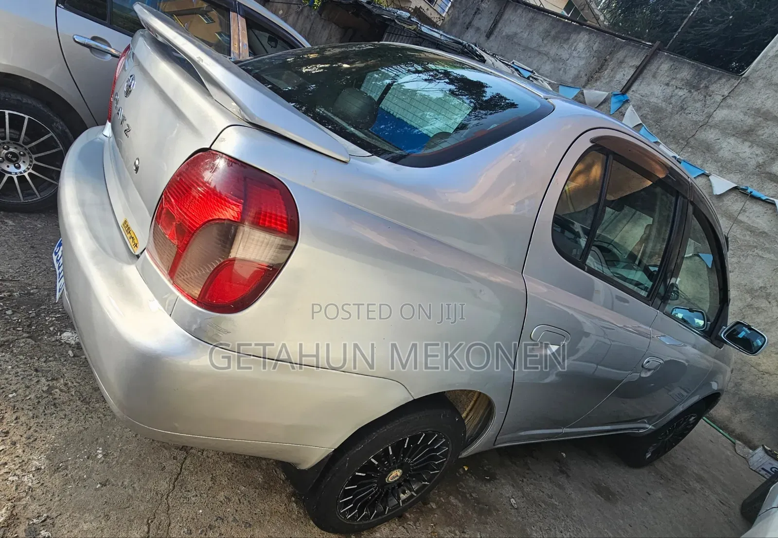 Toyota Platz 2001 Silver