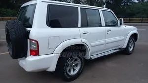 Nissan Patrol 2001 White