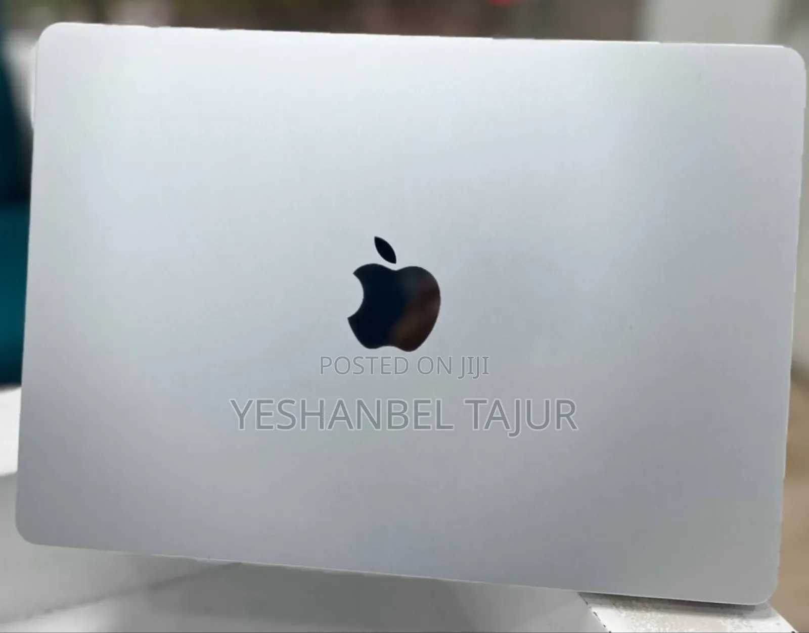 New Laptop Apple MacBook Air 2022 M2 8GB Apple M2 SSD 256GB