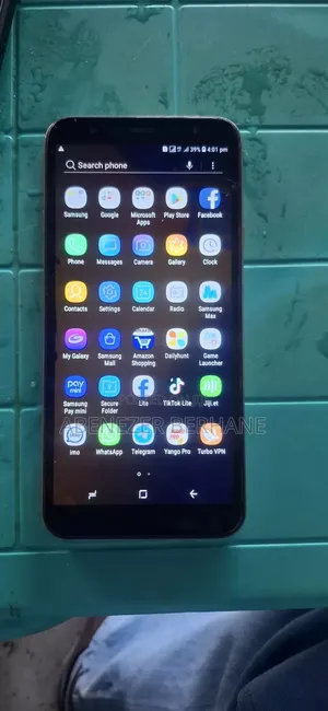 Photo - Samsung Galaxy J4 Plus 32 GB Gold