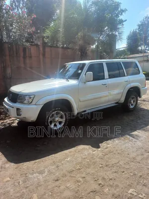 Nissan Patrol 2001 White