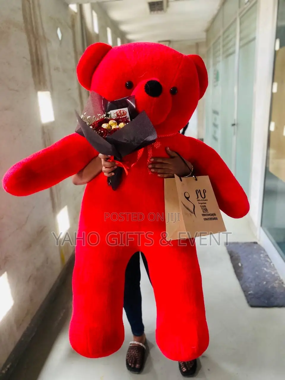 1.5 Teddy Bears With Flower