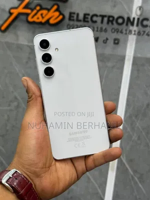 Photo - New Samsung Galaxy S24 FE 256 GB White