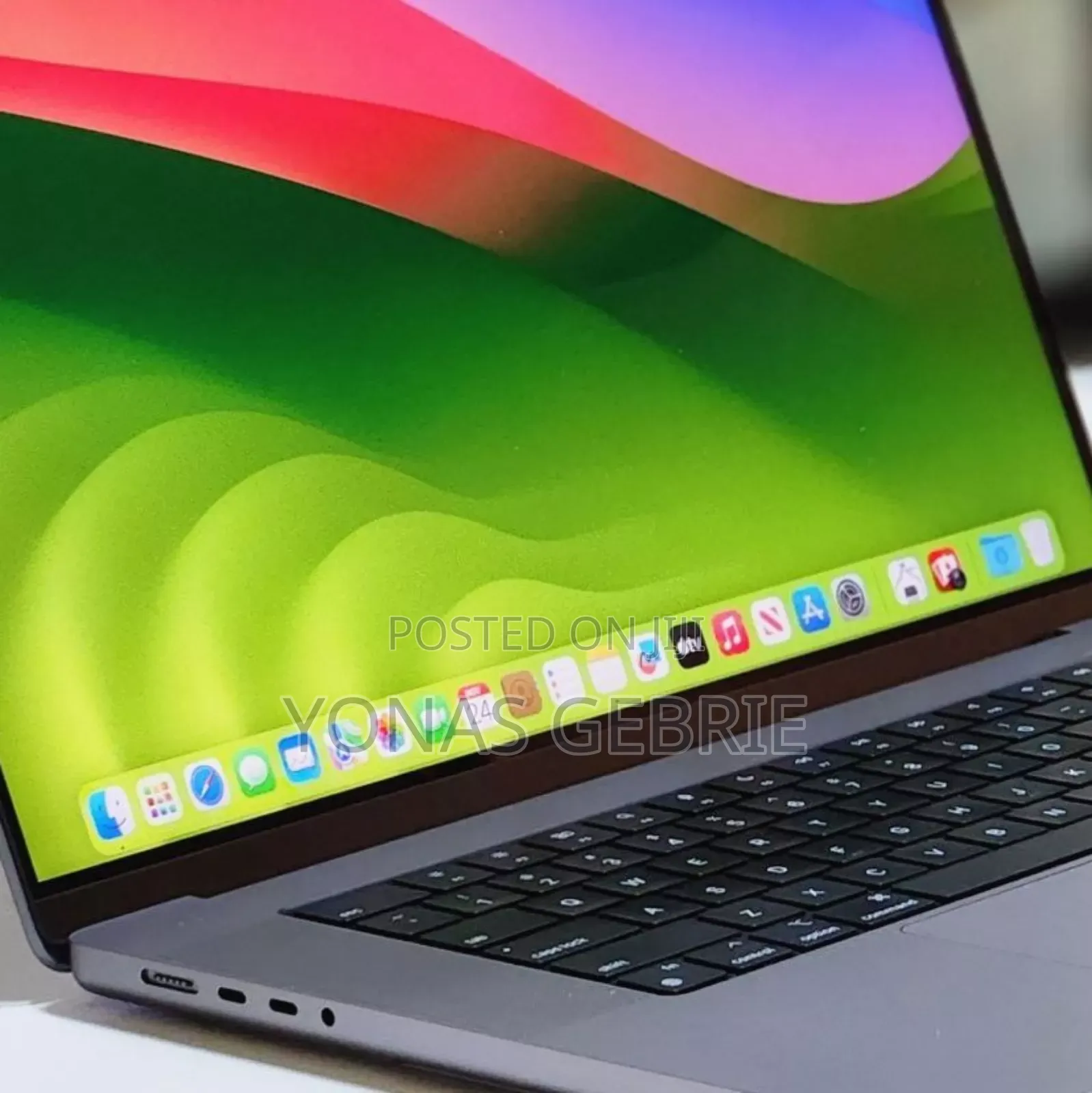 New Laptop Apple MacBook Pro 2021 M1 32GB Apple M1 Pro SSD 512GB