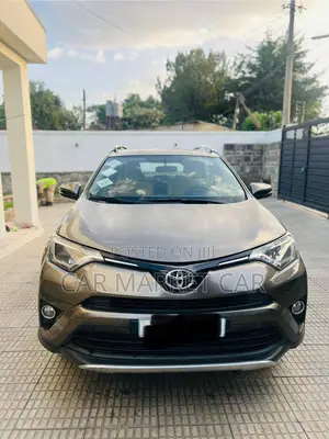 Photo - Toyota RAV4 XLE AWD (2.5L 4cyl 6A) 2016 Gray