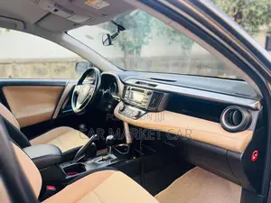 Toyota RAV4 XLE AWD (2.5L 4cyl 6A) 2016 Gray