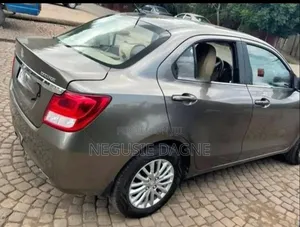 Photo - Suzuki Dzire 2022 Silver
