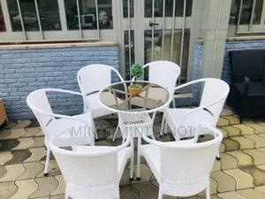 Photo - Garden Table