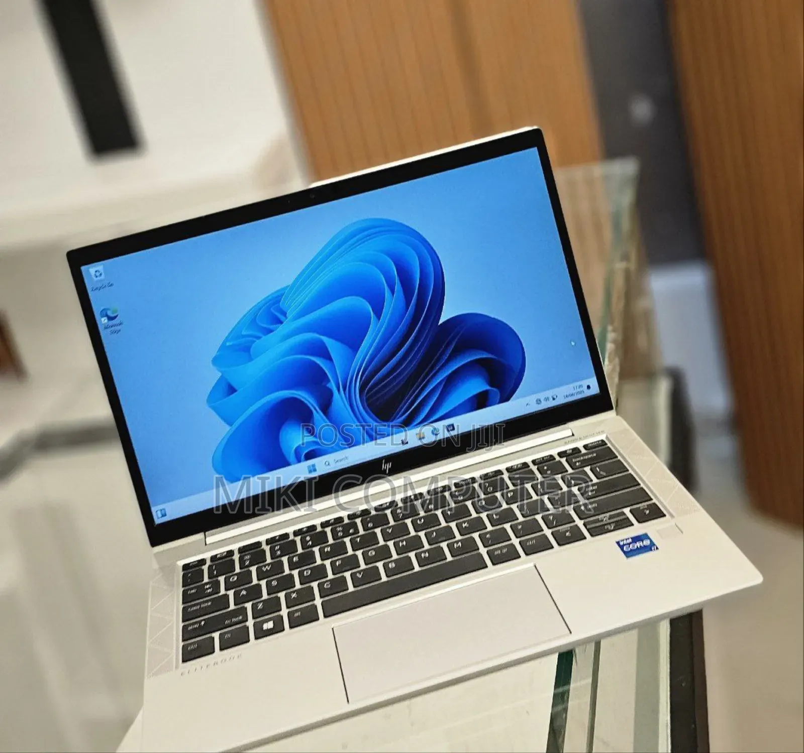 New Laptop HP EliteBook 830 G8 16GB Intel Core I7 SSD 512GB