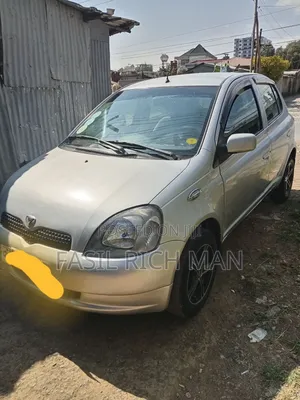 Photo - Toyota Vitz 1.3 AWD 3dr 2001 Silver