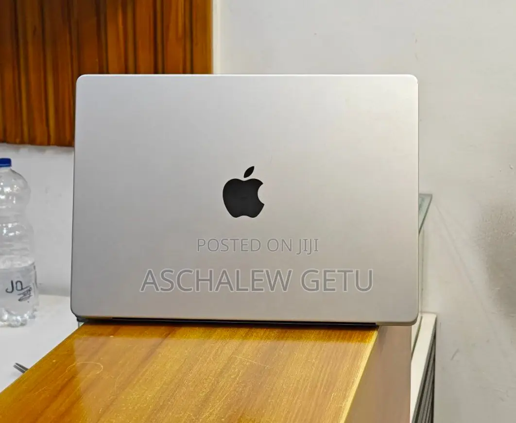 New Laptop Apple MacBook Pro M1 16GB Apple M1 Pro SSD 512GB