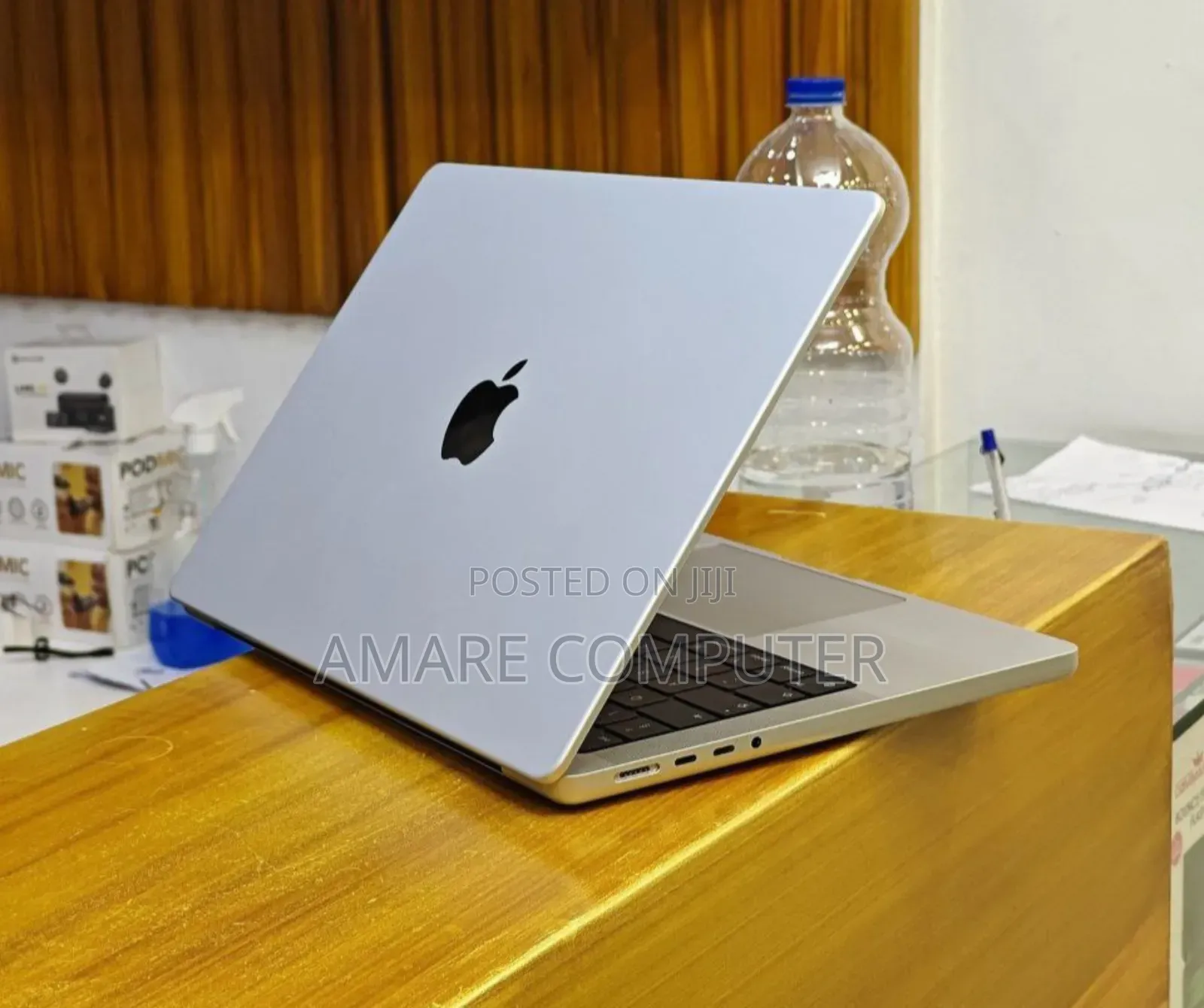 New Laptop Apple MacBook Pro M1 16GB Apple M1 Pro SSD 512GB