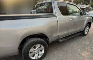 Toyota Hilux 2018 Silver