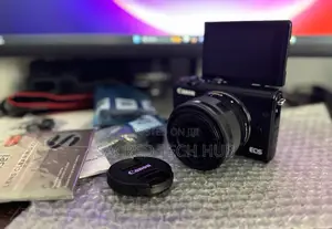 Photo - Canon M100