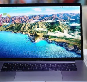 Photo - New Laptop Apple MacBook Pro 2017 16GB Intel Core I7 SSD 512GB