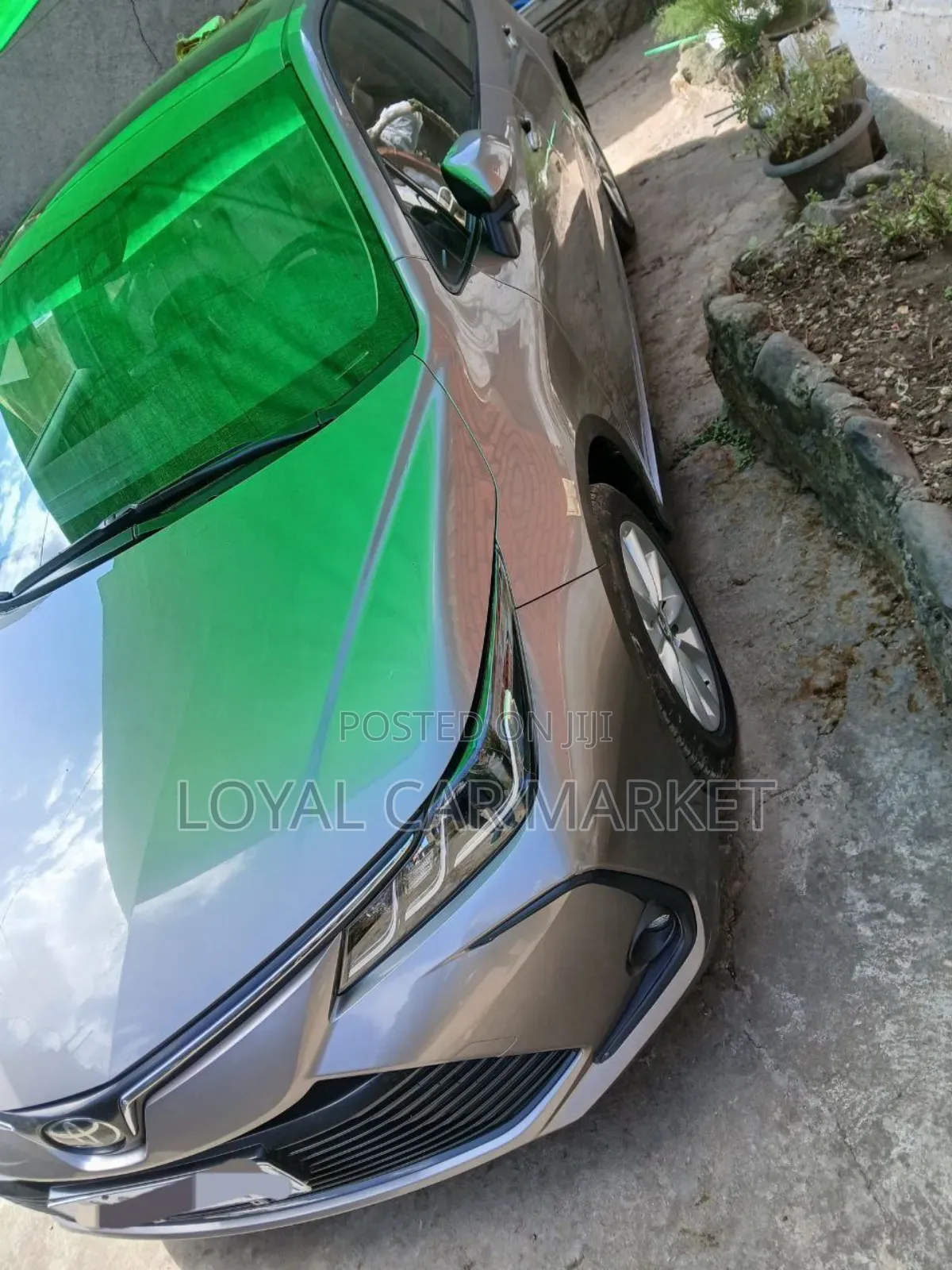 Toyota Corolla 2023 Gold