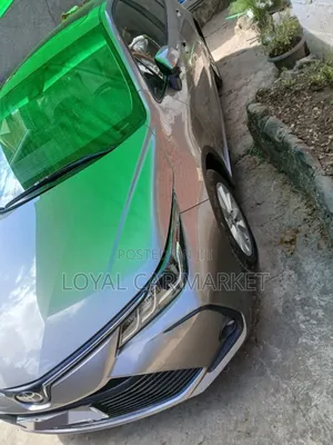 Toyota Corolla 2023 Gold